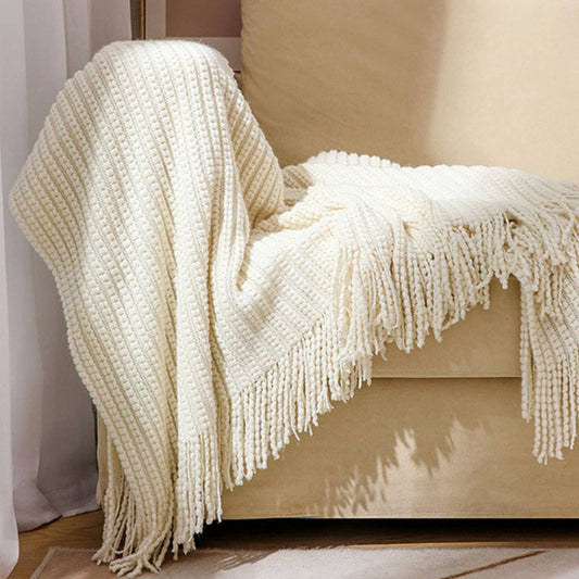 KNITTED SOFT BLANKET WITH TASSELS