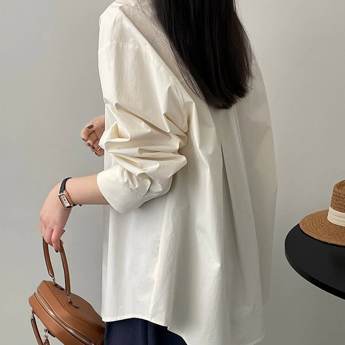 Basic solid color V-neck washed cotton shirt