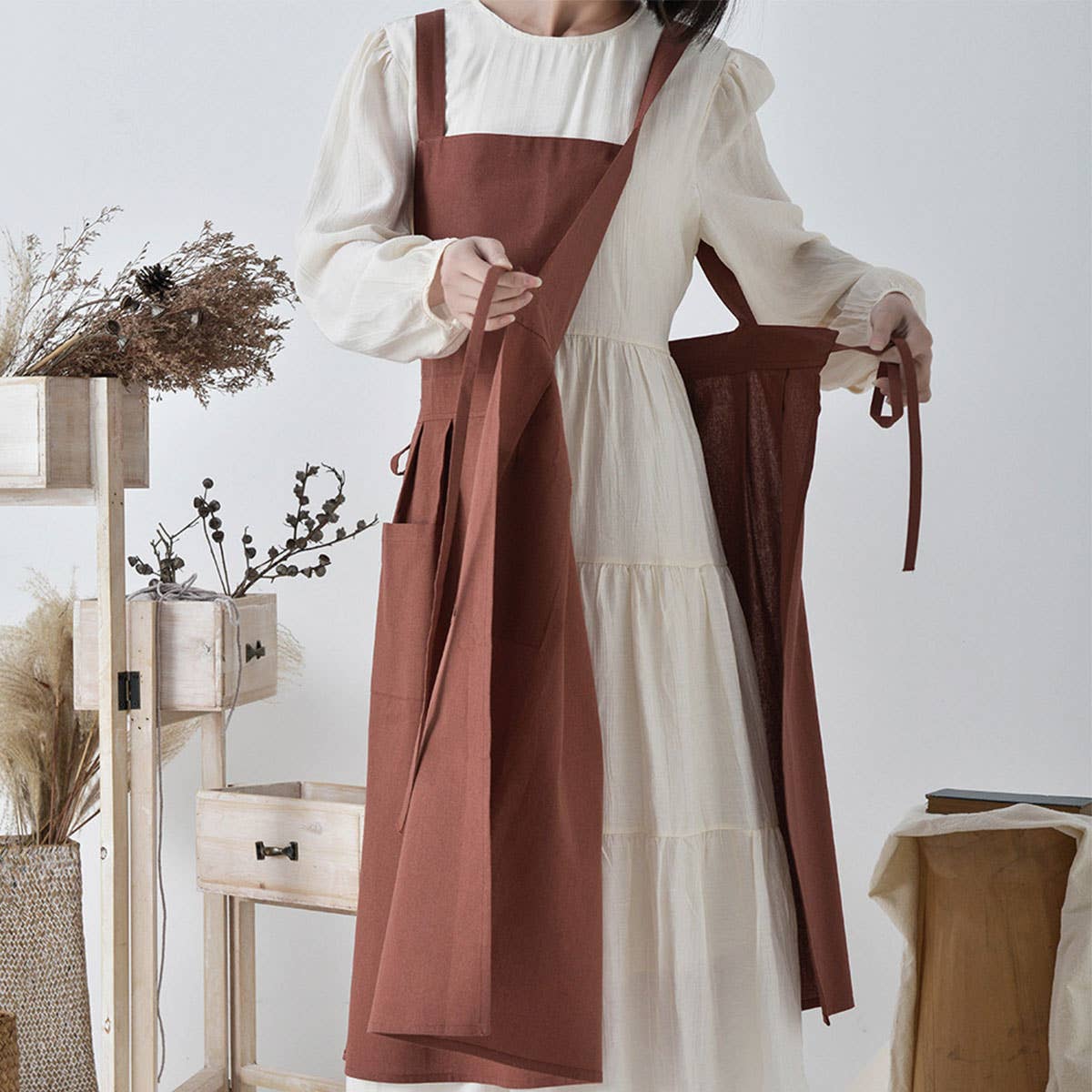 Cotton solid color adjustable Aprons with pockets