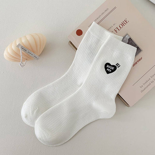 BLACK AND WHITE STRIPED HEART EMBROIDERED SOCKS_CWMS0997