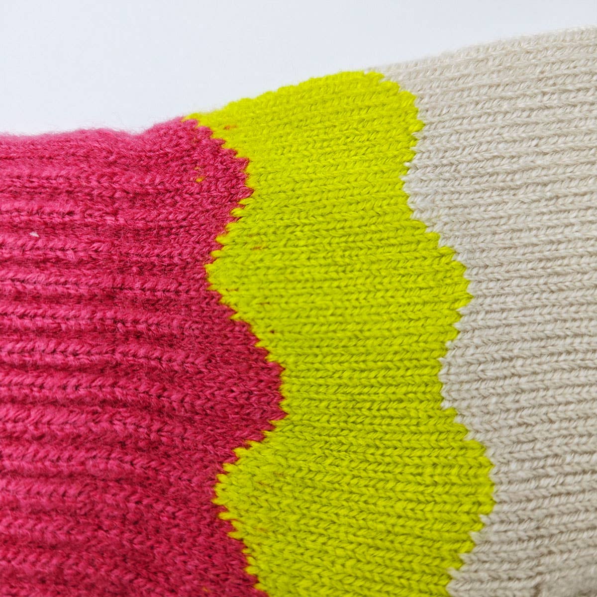 COMFORTABLE CONTRAST WARM KNITTED GLOVES_CWAG0031