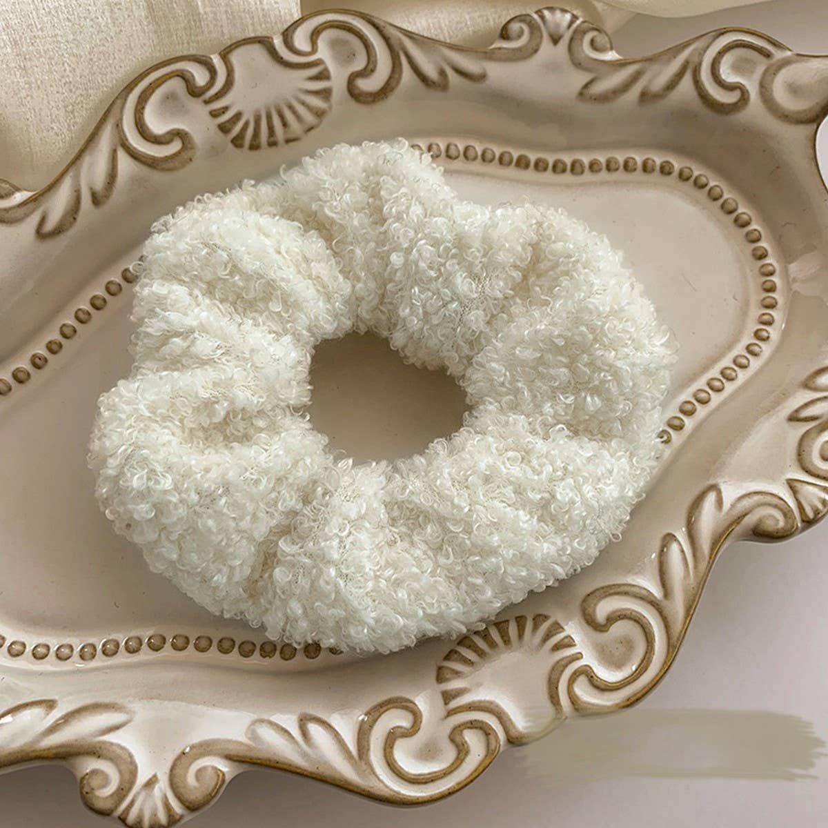 WHITE PLUSH HAIR RING RUBBER BAND HAIR ACCESSORIES
