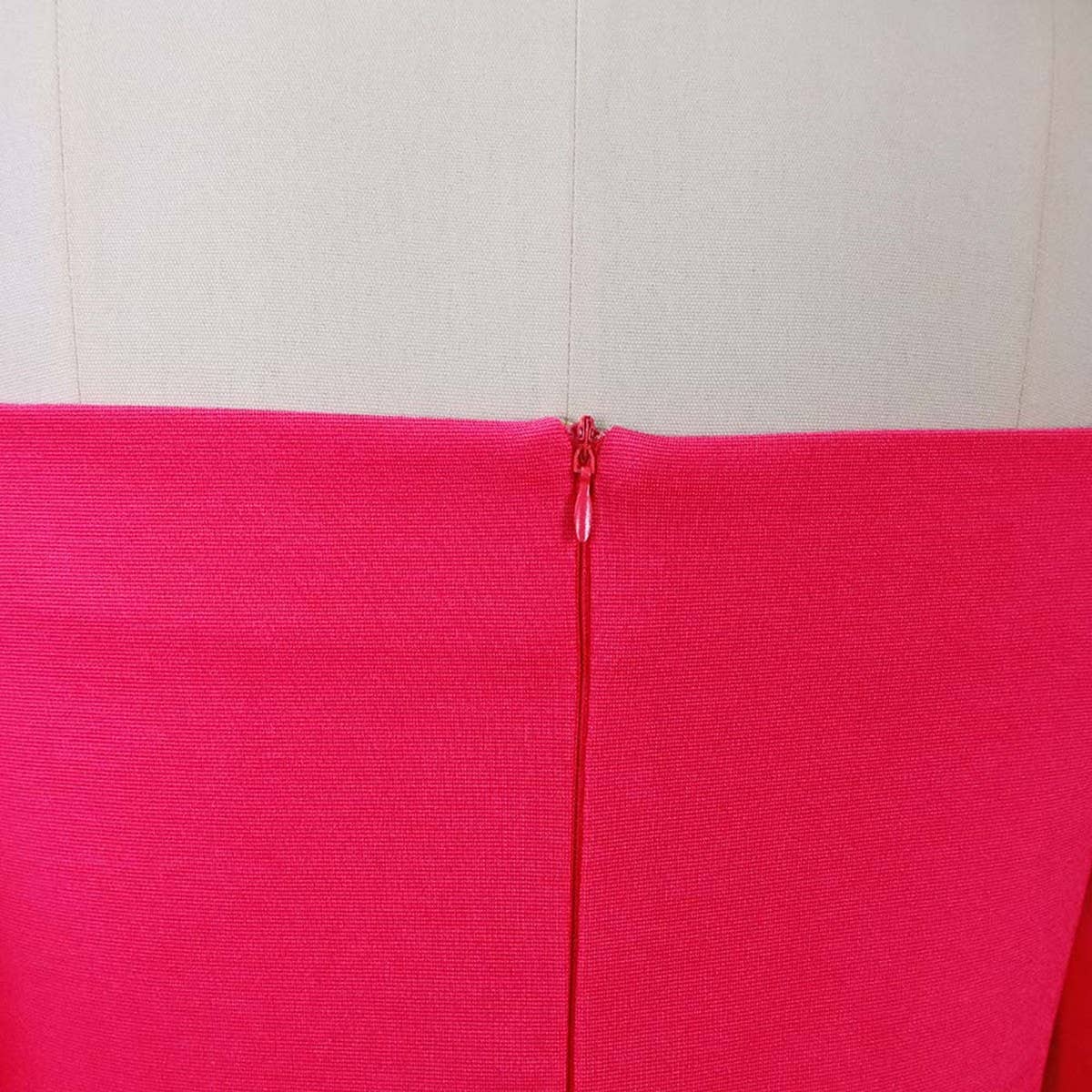 TRUMPET SLEEVE HIP-HUGGING TIGHT FASHION DRESS