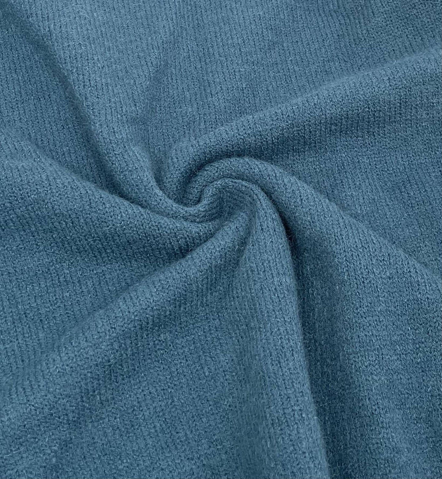 Solid-color cut-out round-neck knitted sweater