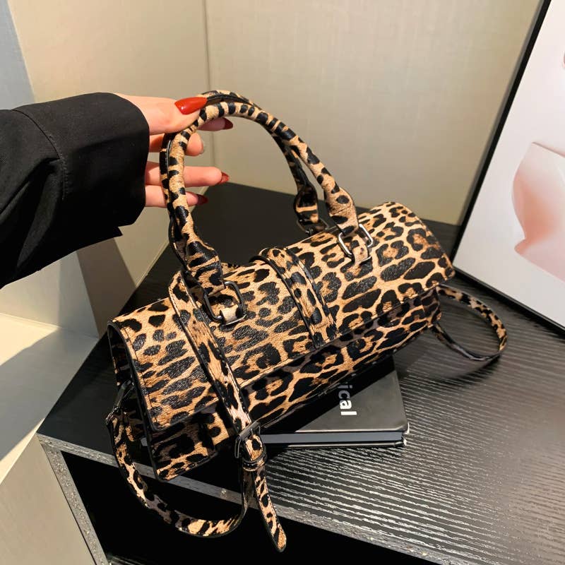 Fashionable leopard print crossbody handbag
