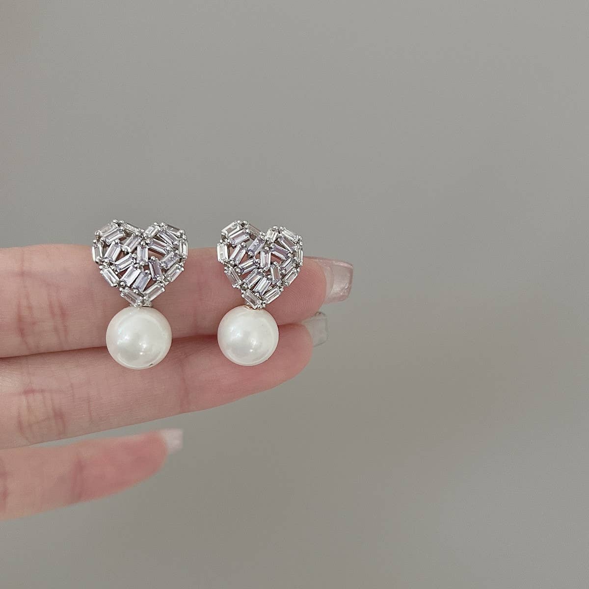 LIGHT LUXURY LOVE PEARL EARRINGS AND EARRINGS