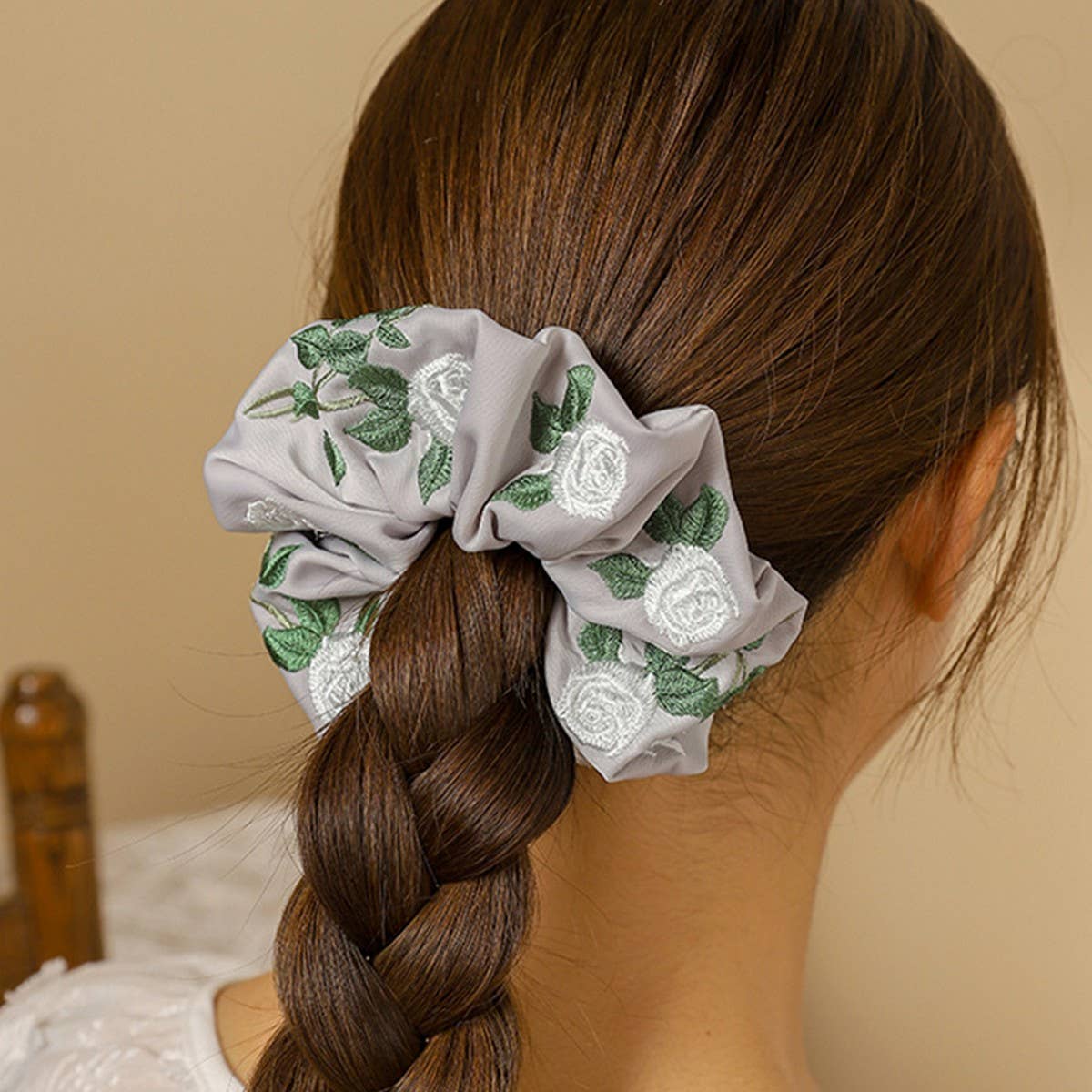 White Rose Embroidered Hair Tie for Qipao & Hanfu
