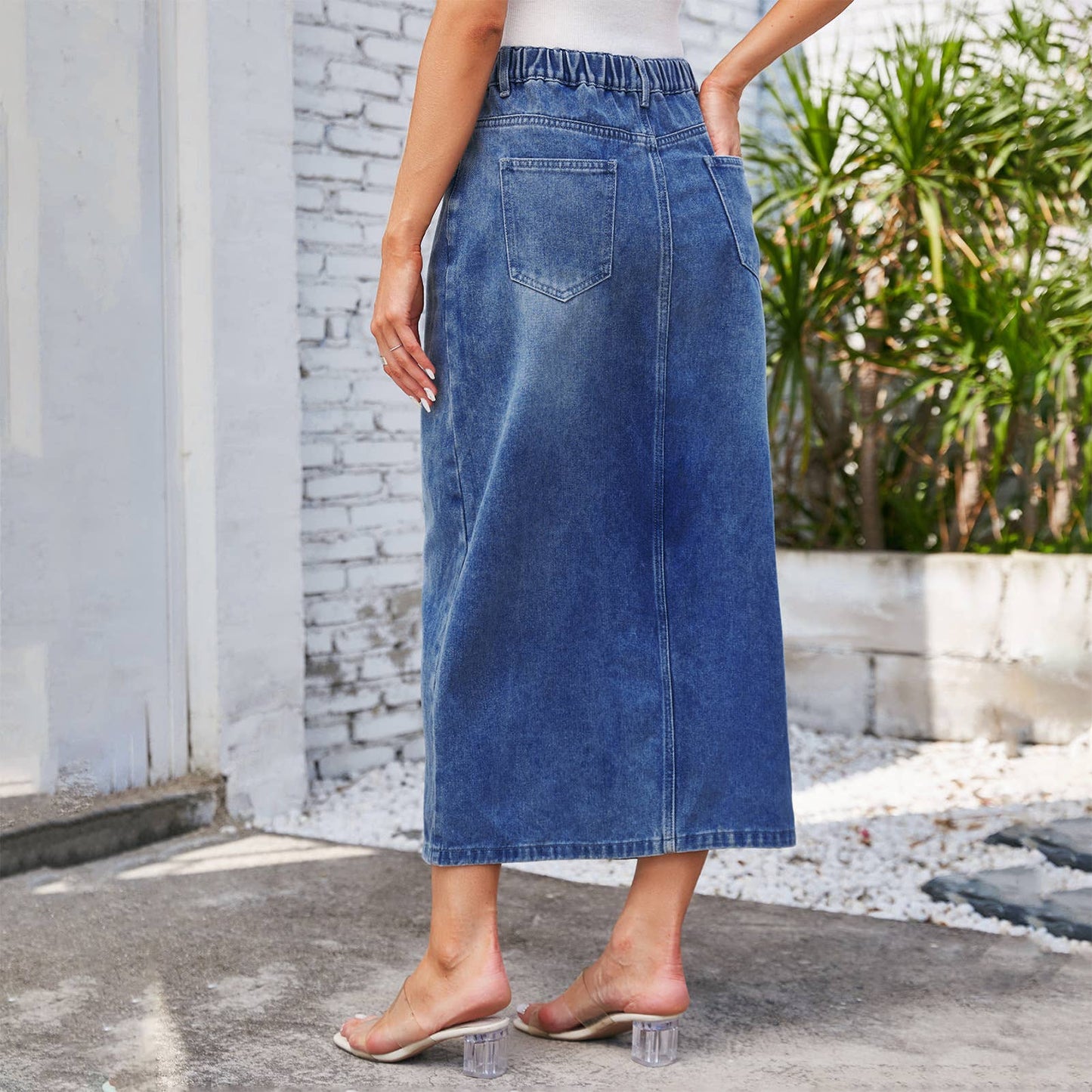 ELASTIC-WAISTED SLIT DENIM SKIRT