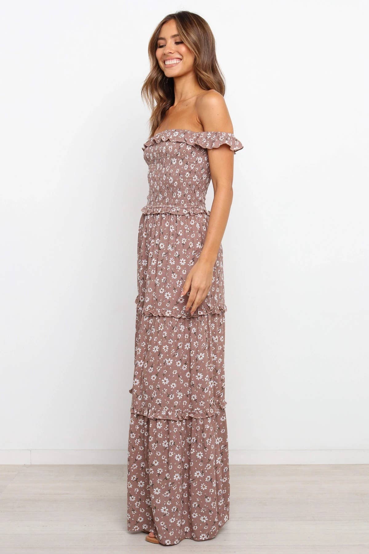 Fashionable floral one-shoulder strapless dress