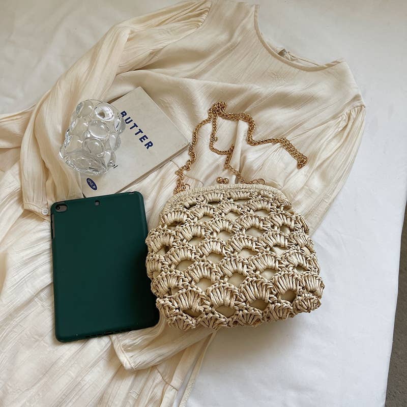 Fashionable hollowed-out chain buckle shell bag