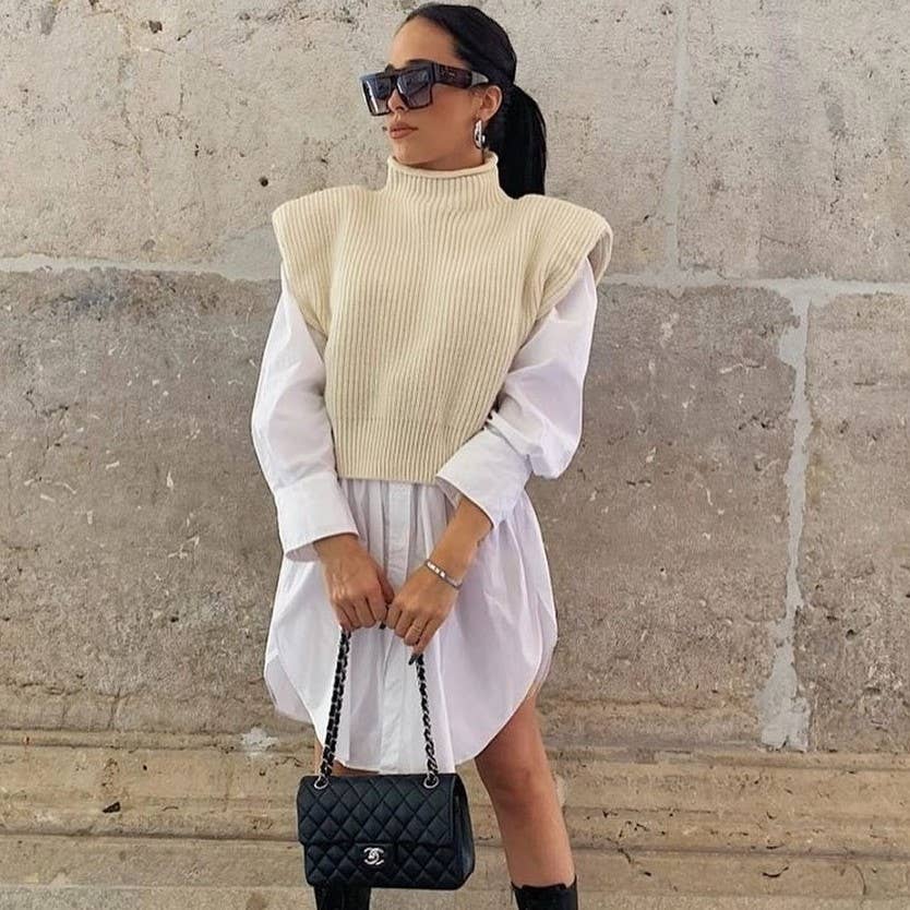 SOLID SLEEVELESS TURTLENECK SHOULDER PAD SWEATER