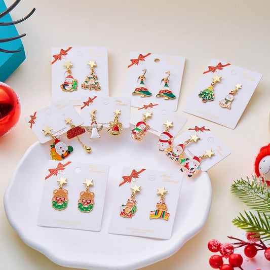 ASYMMETRIC OIL PAINTED CHRISTMAS EARRINGS_CWAJE2391