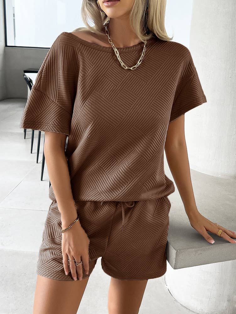 Solid color knit top and shorts two-piece set