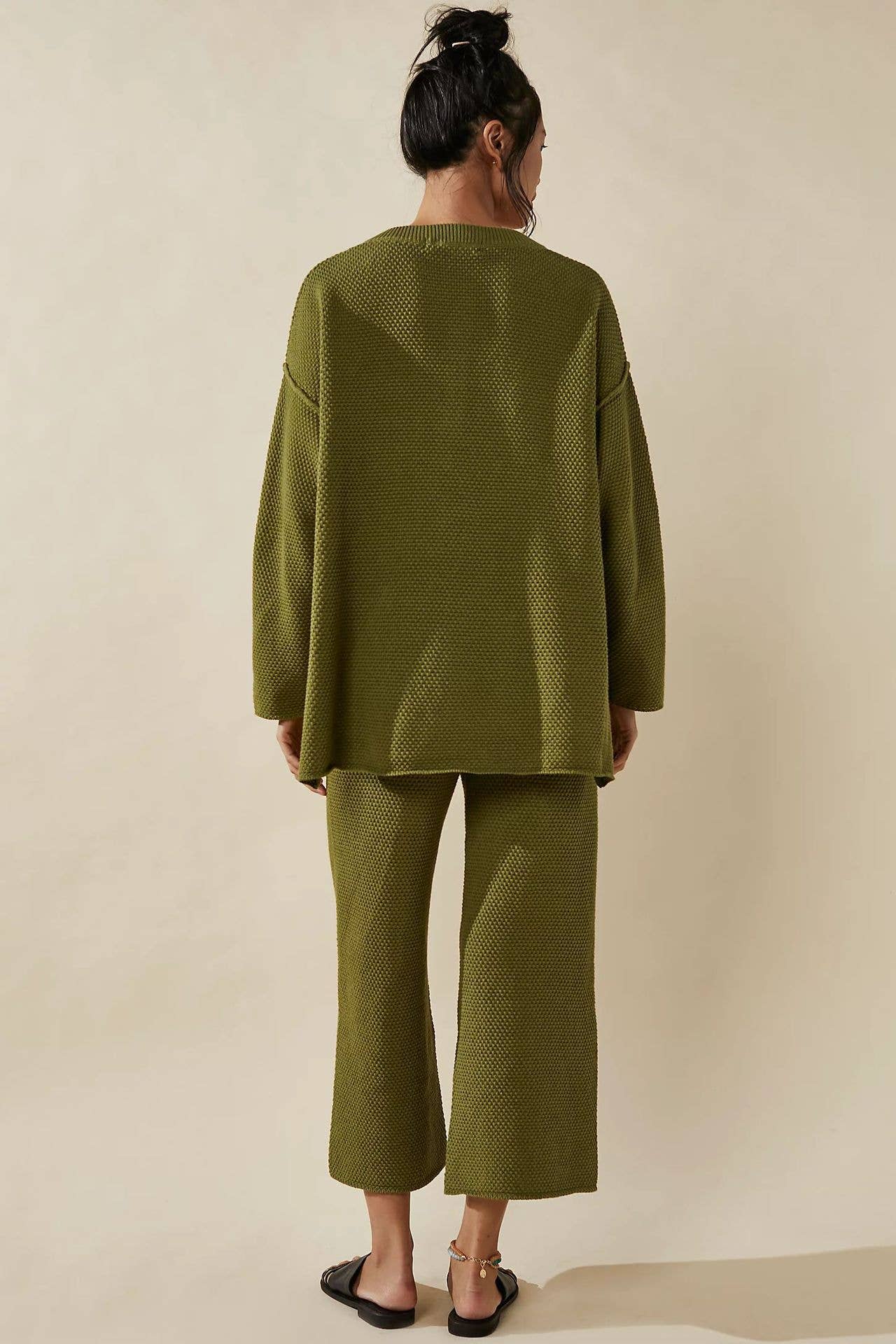 KNIT V-NECK BLOUSE AND SLACKS TWO-PIECE SET