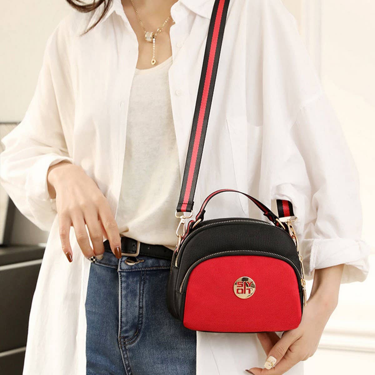 FASHIONABLE AND CASUAL NYLON SHOULDER BAG_CWAB3490