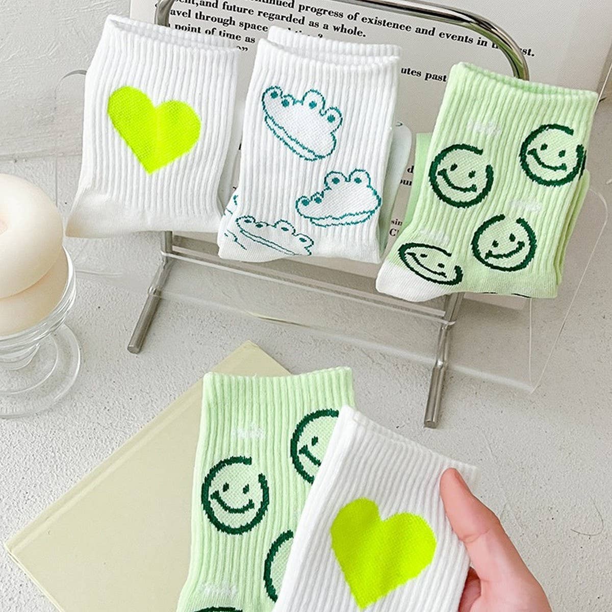 WOMEN'S MIDDLE TUBE CUTE SMILE PATTERN SOCKS