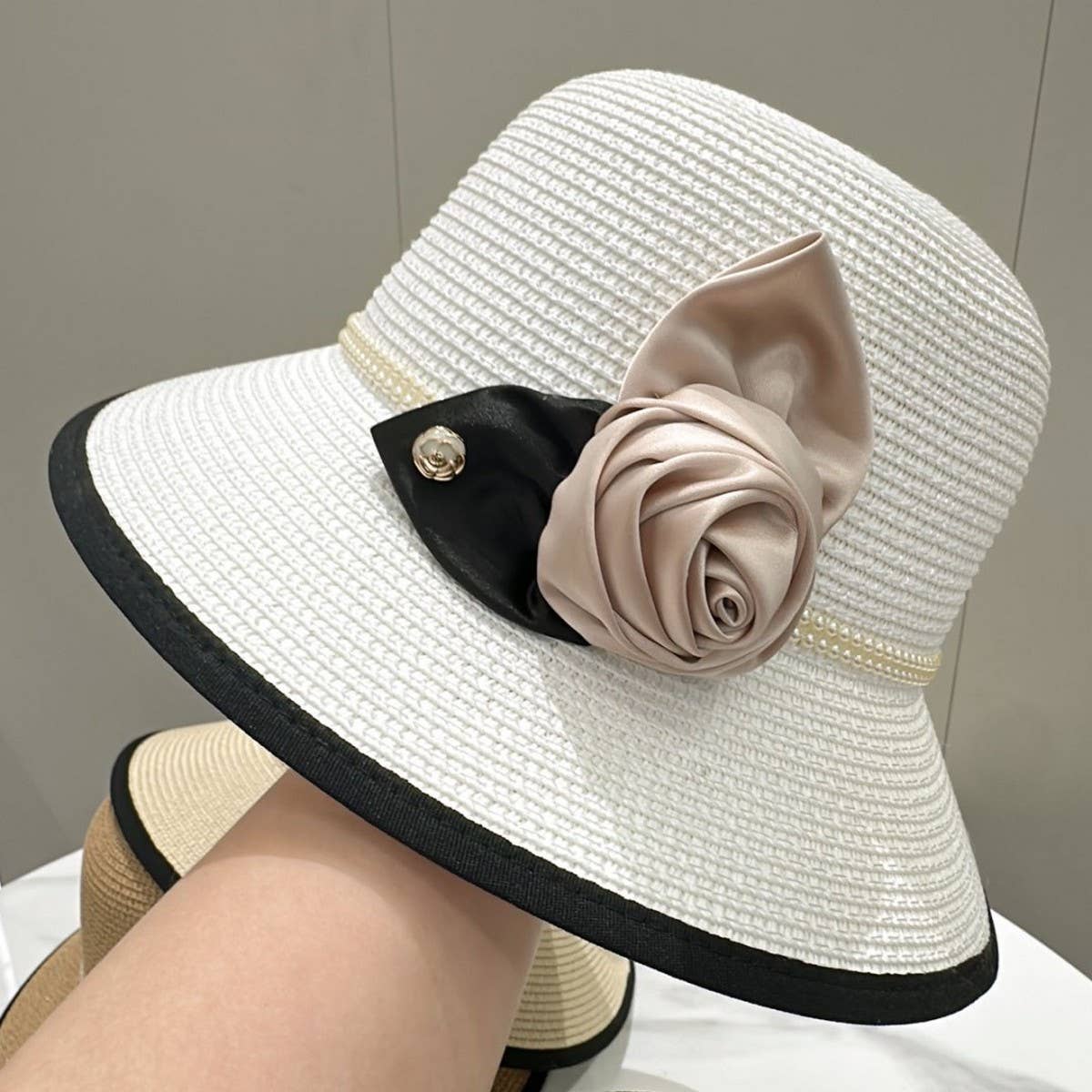 Vintage Elegant Pearl Camellia Straw Hat_CWAH3593