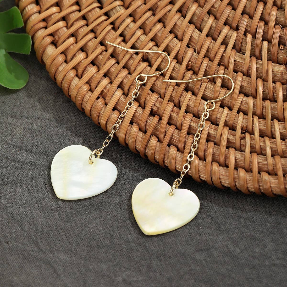 FASHIONABLE WHITE SHELL HEART TASSEL EARRINGS