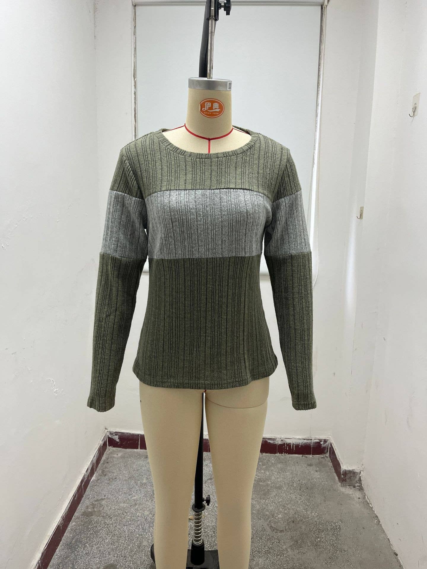 SPLICED CREW NECK LONG SLEEVE TOP T-SHIRT