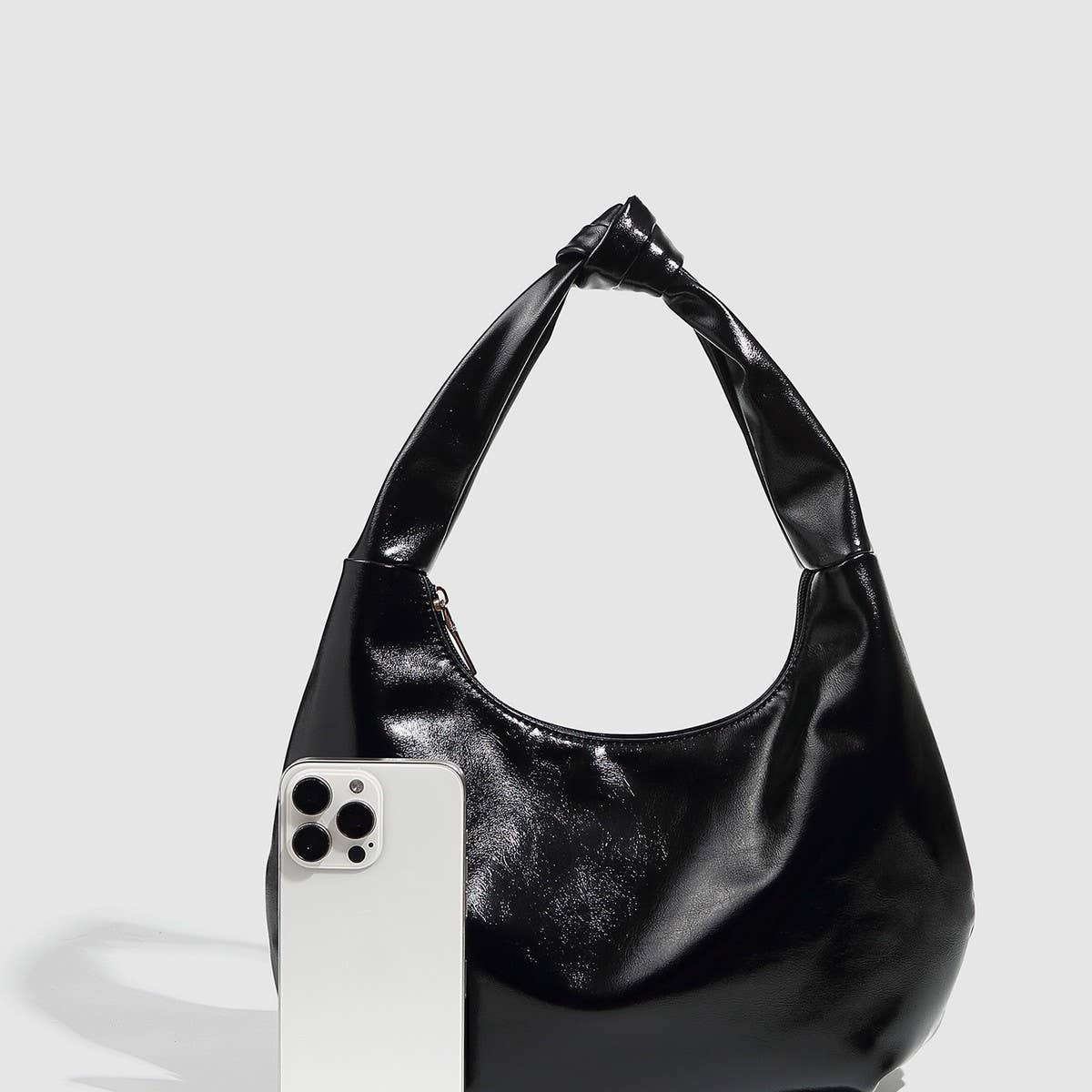Glossy Cloud Shoulder Bag with Minimalist Design_CWAB5705