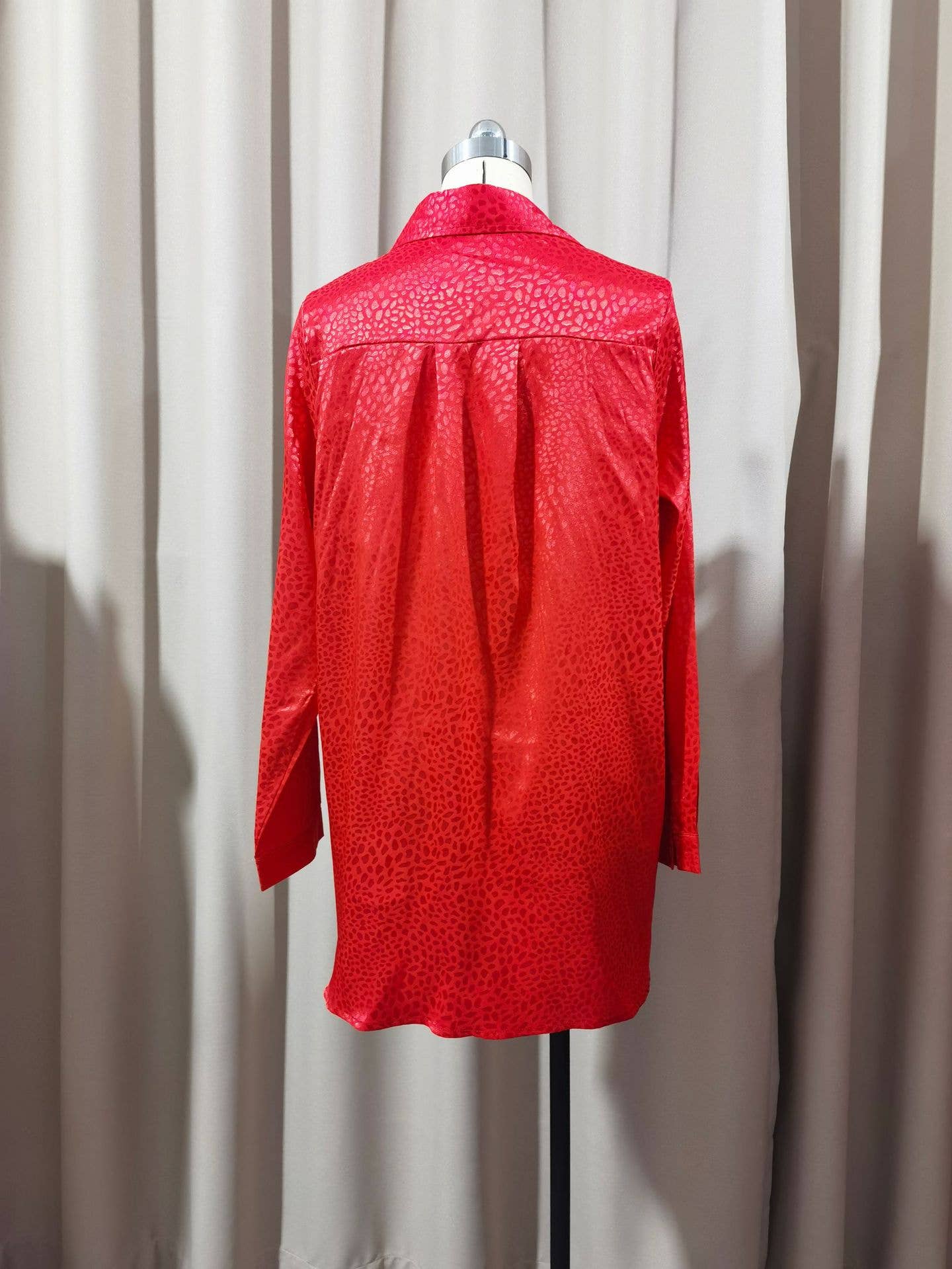 Elegant satin gravel pattern long-sleeved shirt