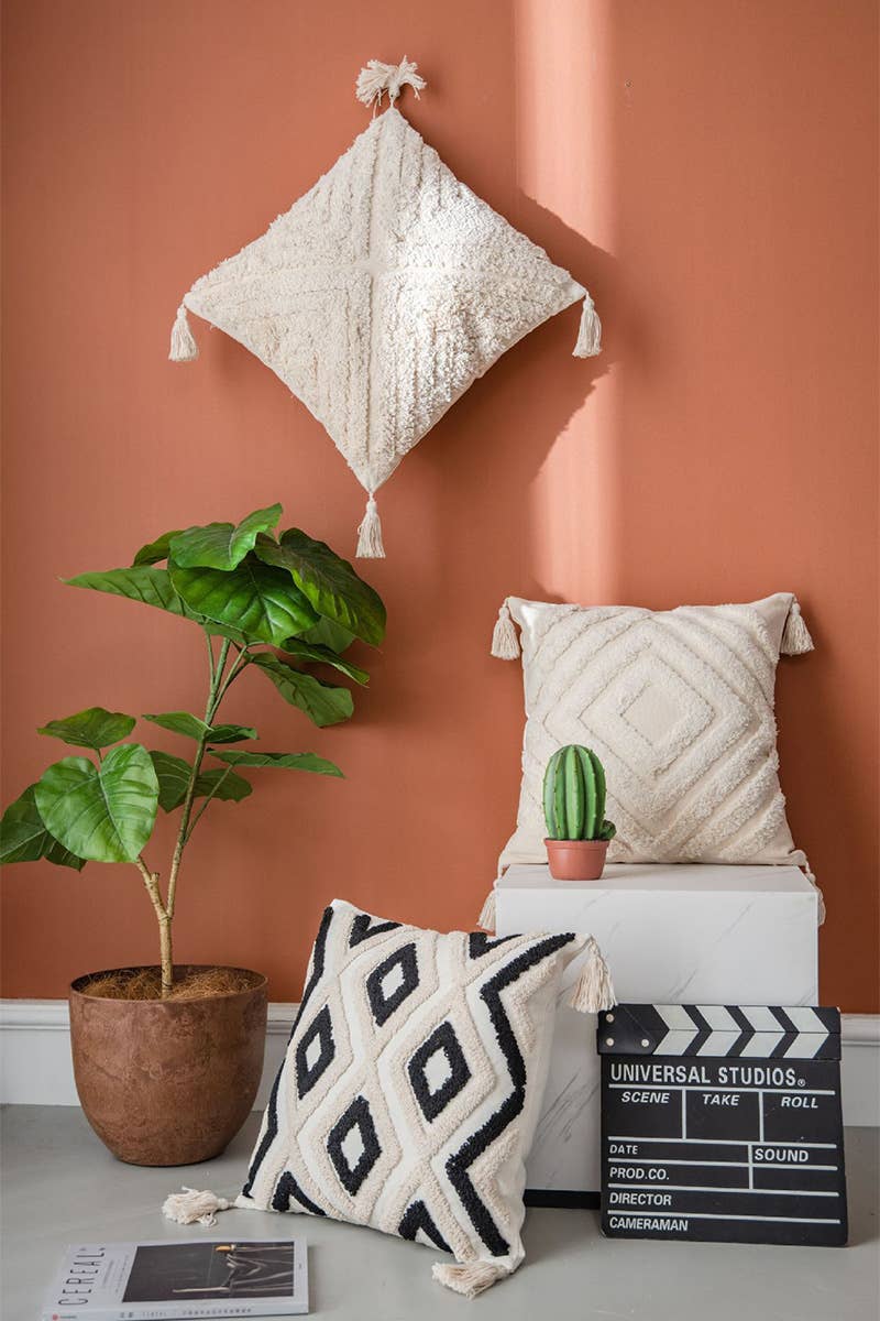 MULTI FLEECE PATTERNED COZY PILLOW COVER