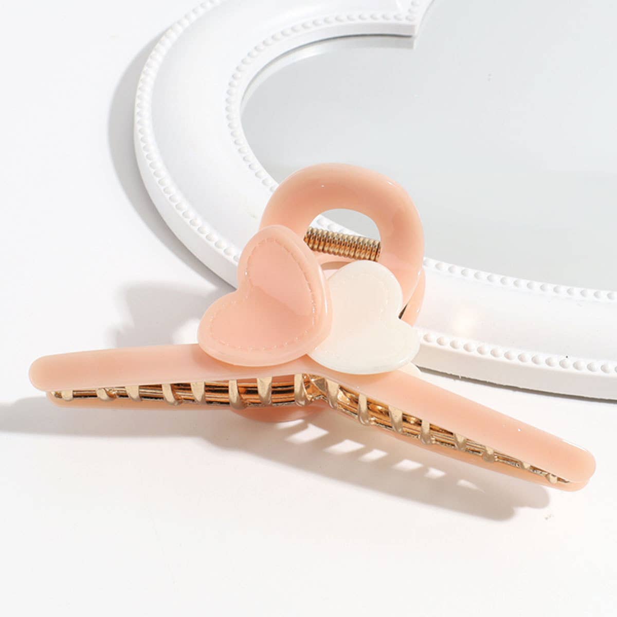 SWEET AND VERSATILE HEART HAIRPIN