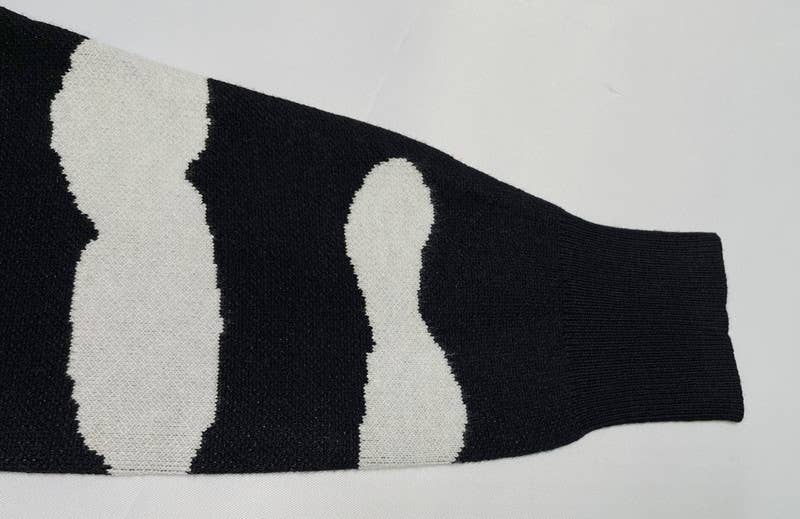 Round-neck cloud jacquard knitted sweater