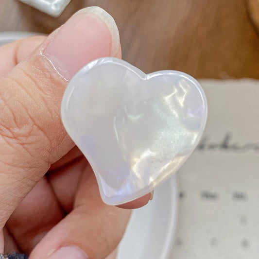 Cute acetic acid heart-shaped small clipper