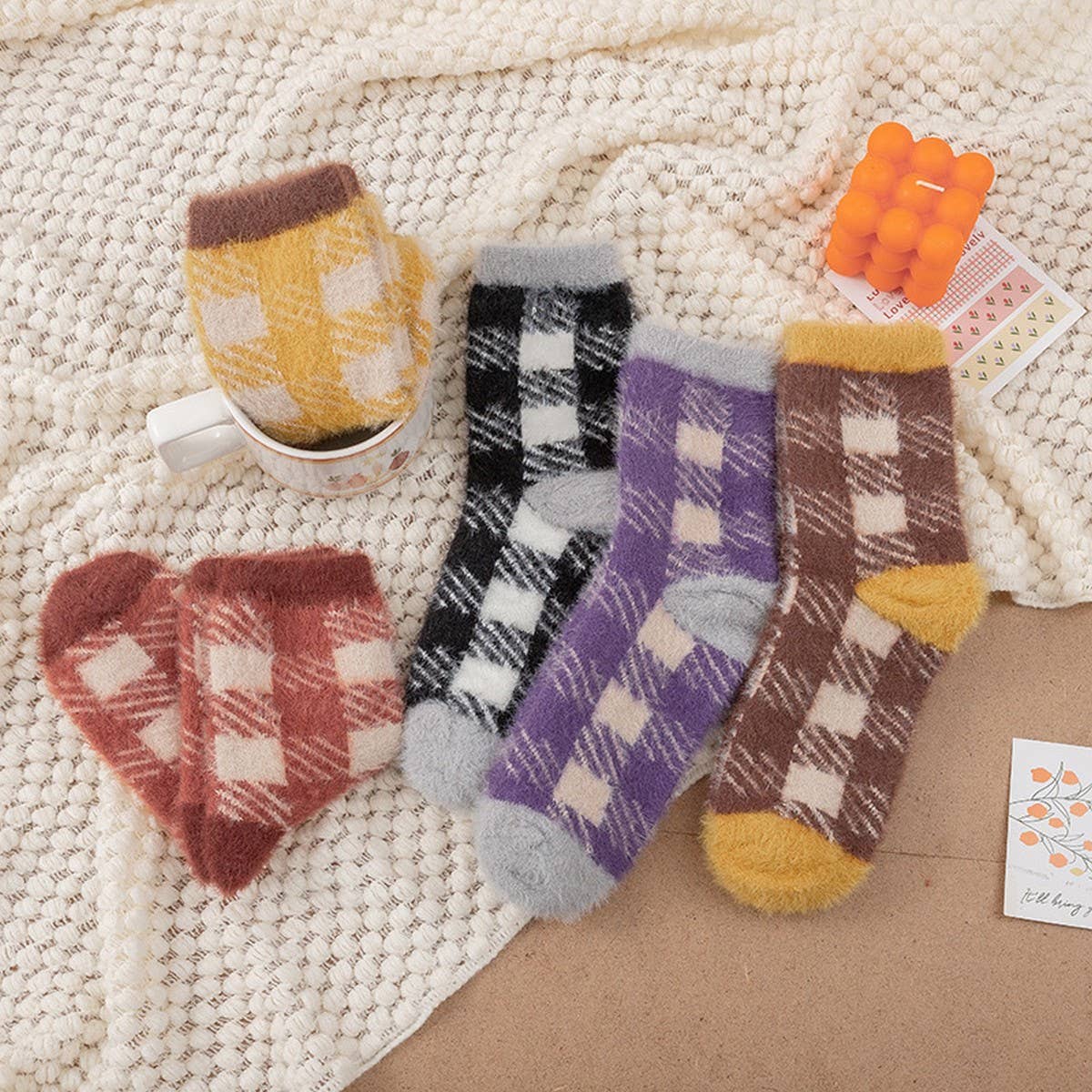 MID-TUBE WINTER WARM PLUSH SLEEPING SOCKS