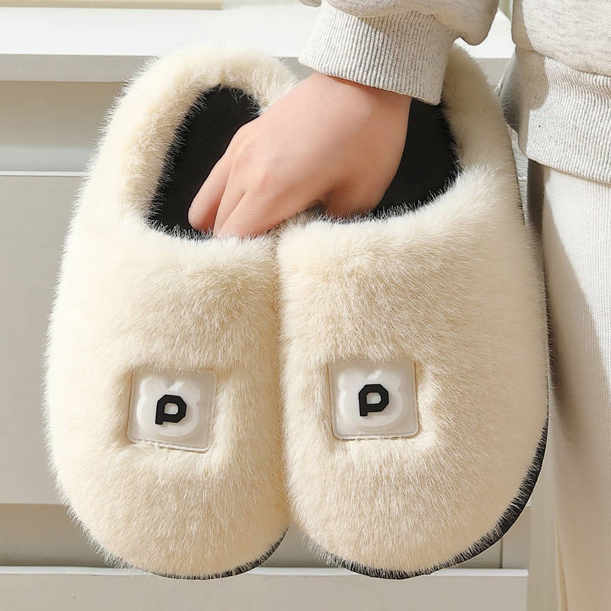 MINIMALIST WARM COMFY FLUFFY BEDROOM SLIPPERS