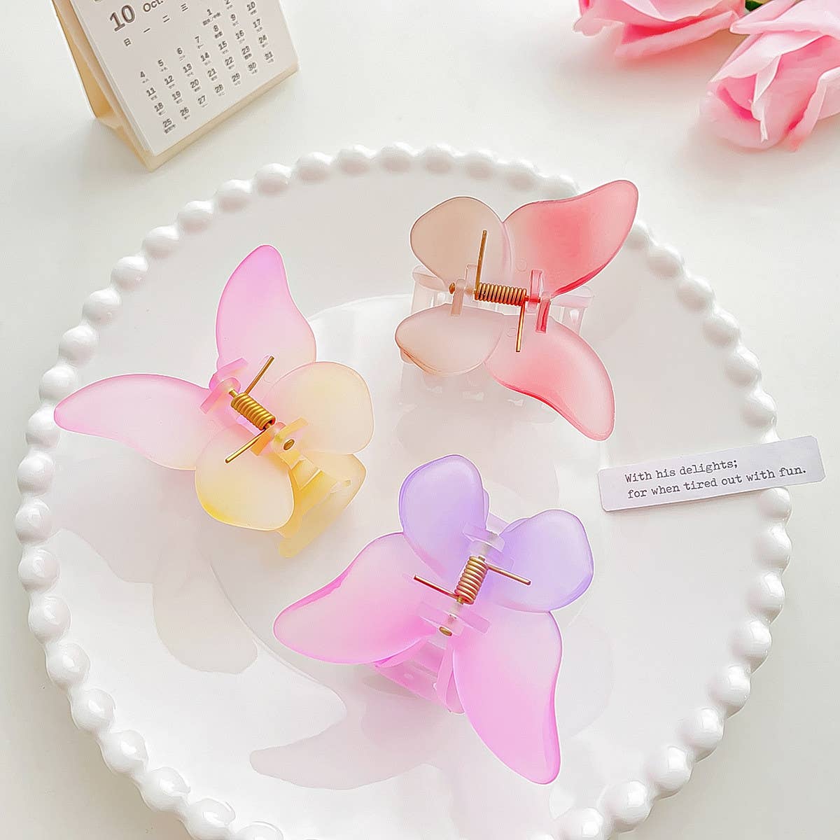 SIMPLE GRADIENT COLOR BUTTERFLY CLIP HAIRPIN_CWAHA1008