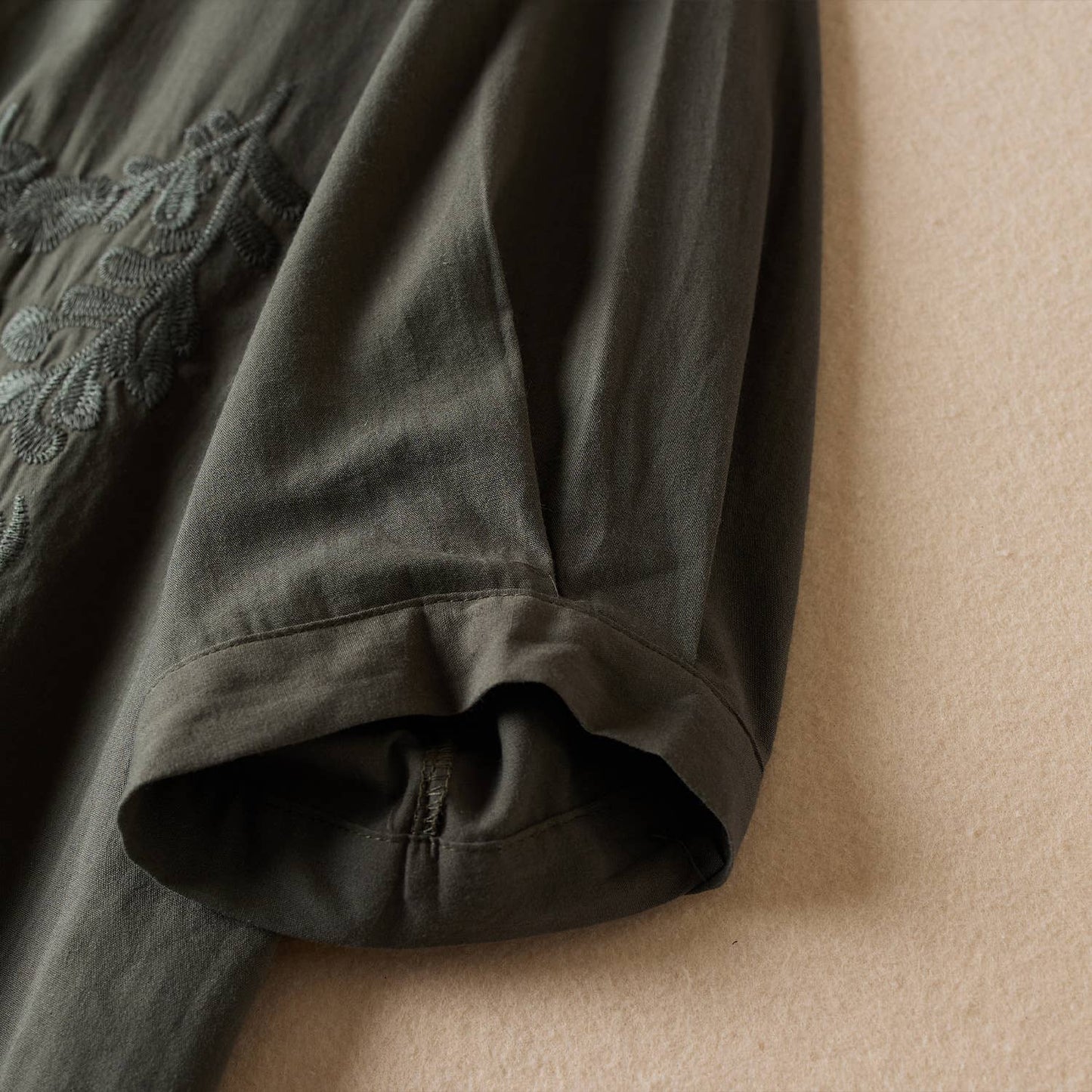 EMBROIDERED LOOSE SLIMMING SHIRT