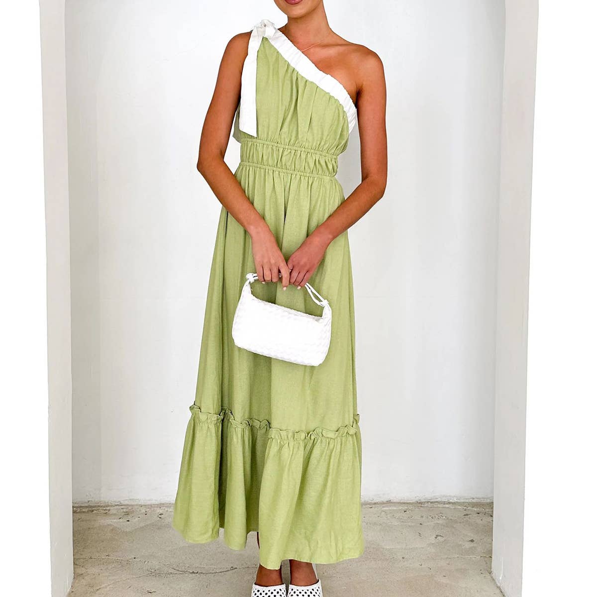 Stylish casual lace-up diagonal shoulder dress