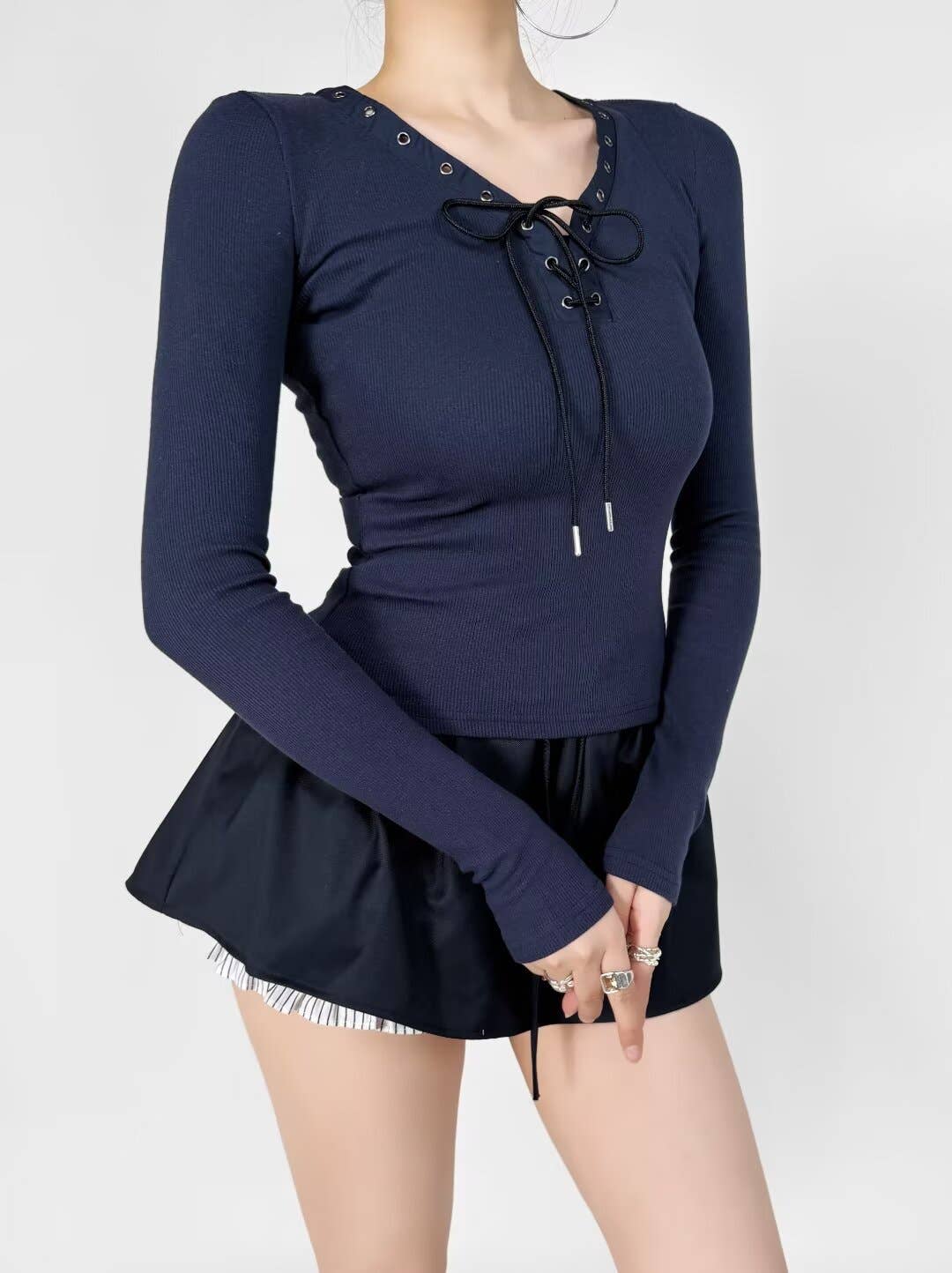 Elastic long-sleeved V-neck lace-up slim T-shirt