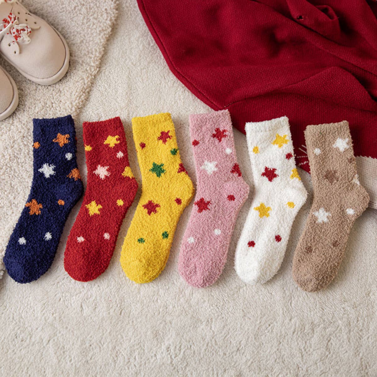 CHRISTMAS STAR PATTERN COZY SOCKS