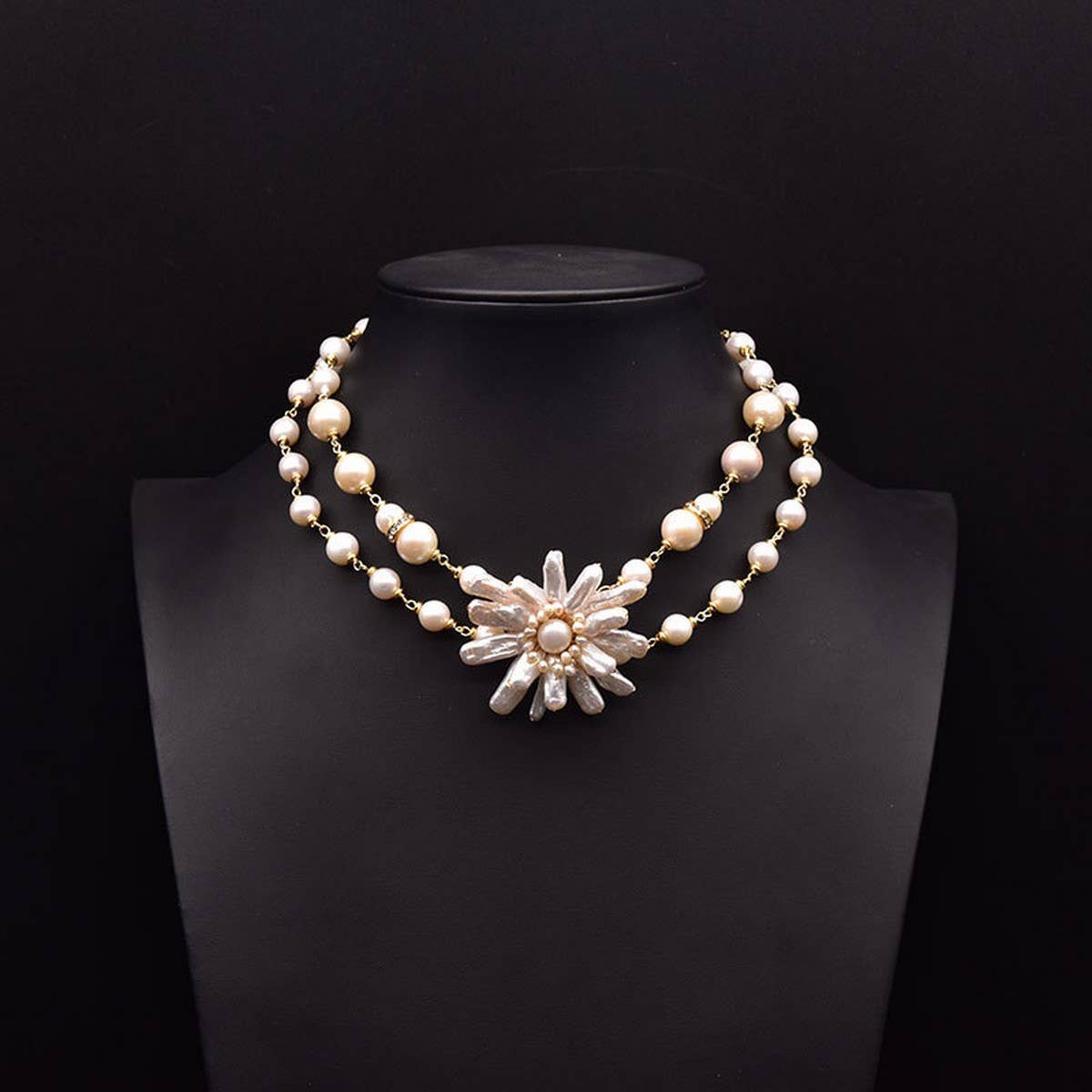 NATURAL FRESHWATER PEARL PETAL NECKLACE