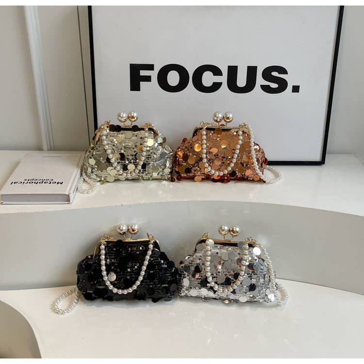 Fashionable sequined shell pearl chain dinner bag