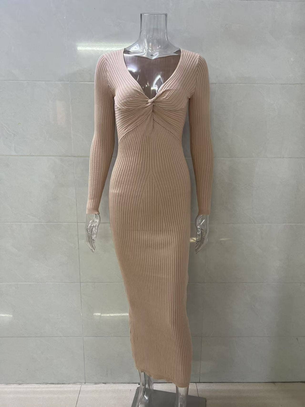 Pleated chests solid-color long-sleeved dress