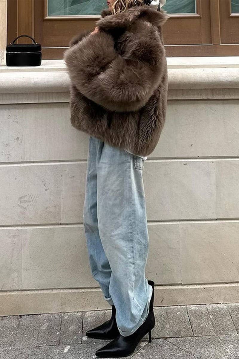 CWOCO0966_BROWN LAPEL PLUSH LOOSE FUR COAT