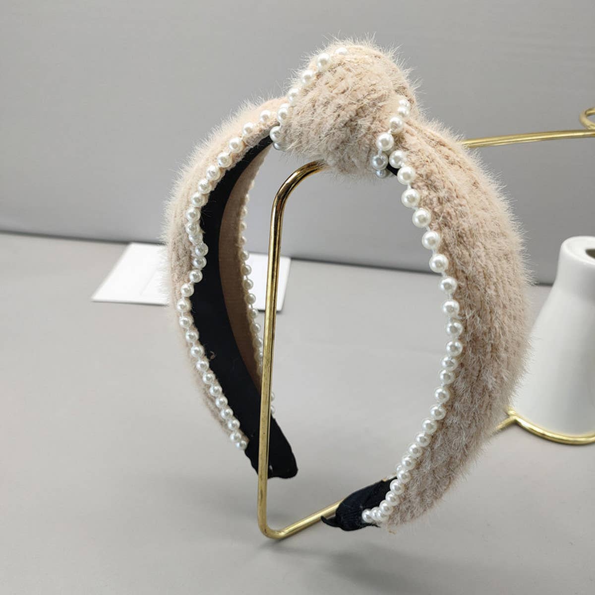 SIMPLE WOOLEN PEARL HEADBAND_CWAHA2600