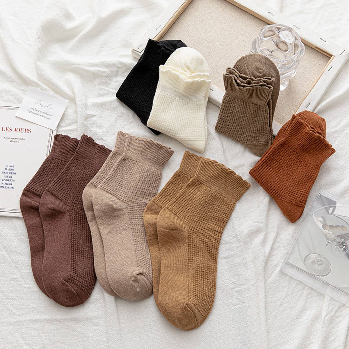 RUFFLED SOLID COLOR MID-TUBE SOCKS FOR WOMEN