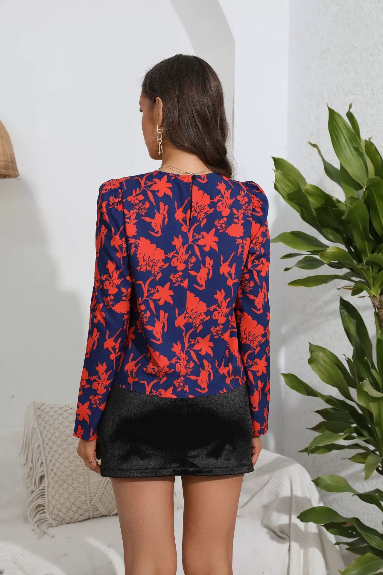 LEISURE-STYLE CREW-NECK PRINTED LONG SLEEVE SHIRT
