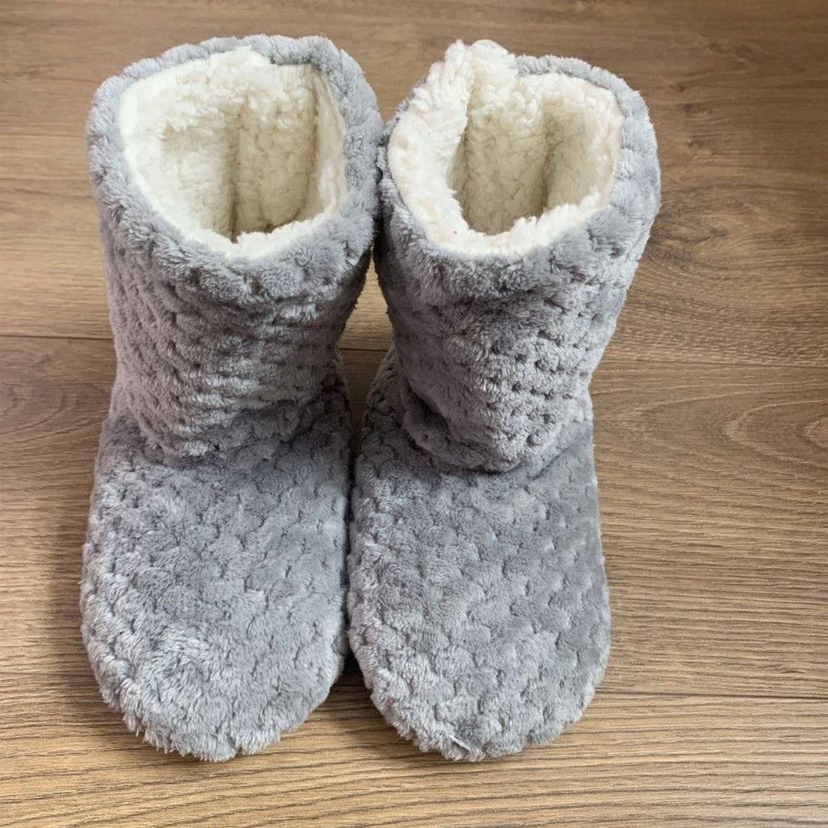 WINTER WARMTH AND NON-SLIP SOFT SOLE SOCK SLIPPERS
