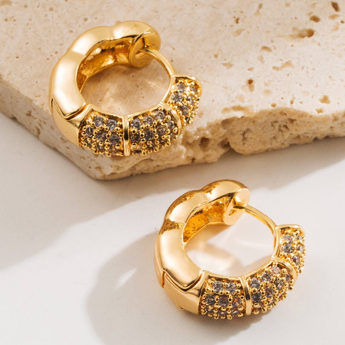 Square Hoop Earrings Gold-Plated Unique Design_CWMM8532