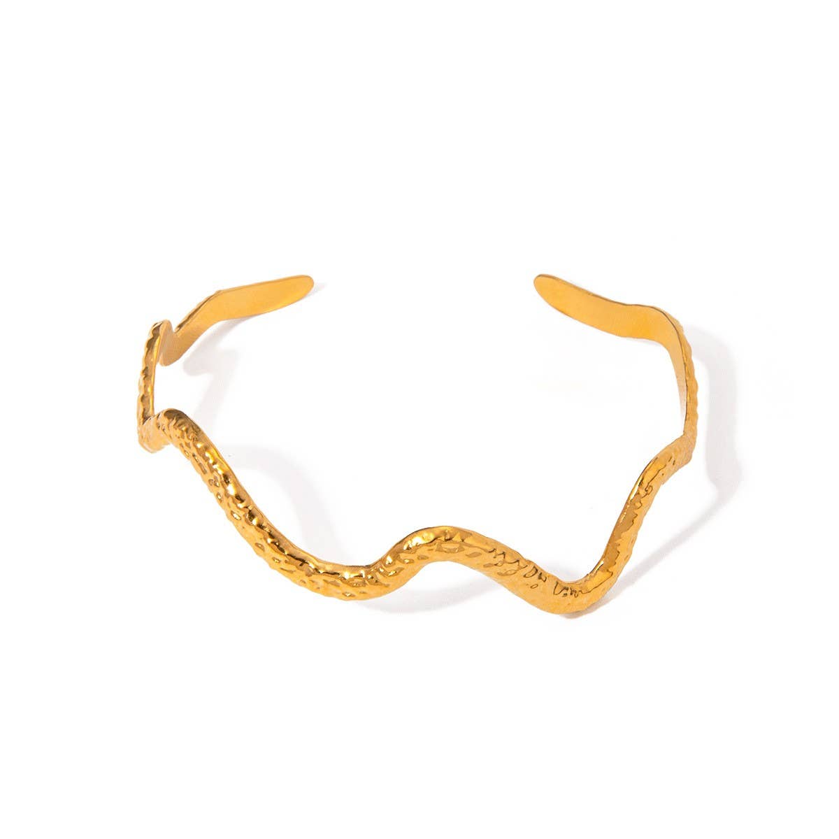 18K Gold Titanium Steel Wavy Hammered Bracelet_CWAJE4797