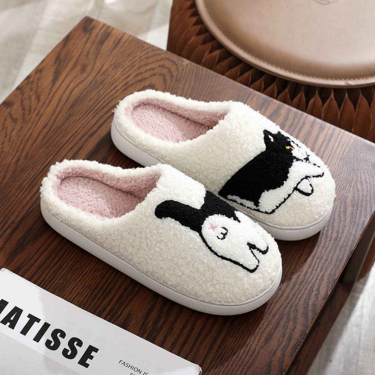 FUNNY EGG CAT EMBROIDERED COTTON SLIPPERS