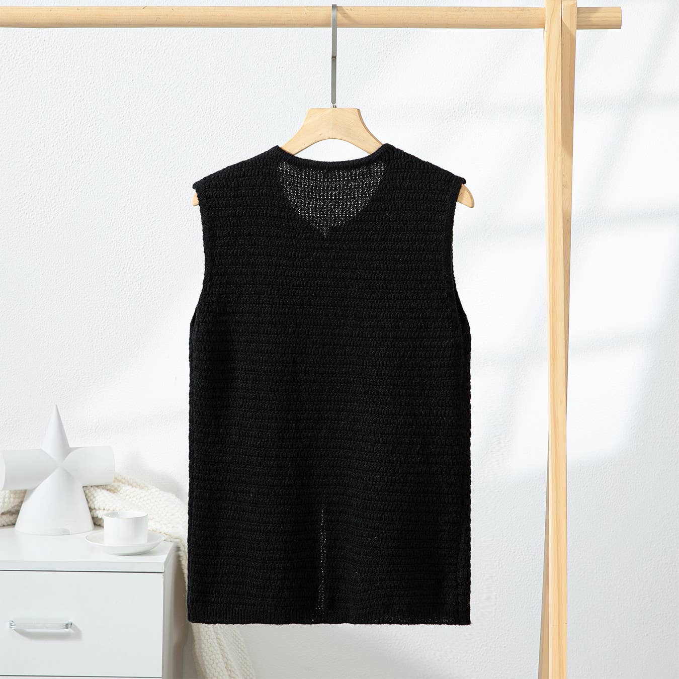 Single-breasted,stylish sleeveless cardigan