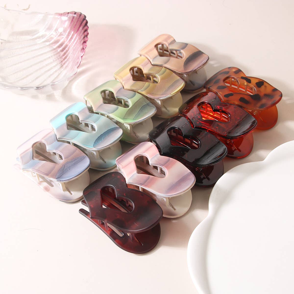 Hairpin has strong grip and is not easy to break