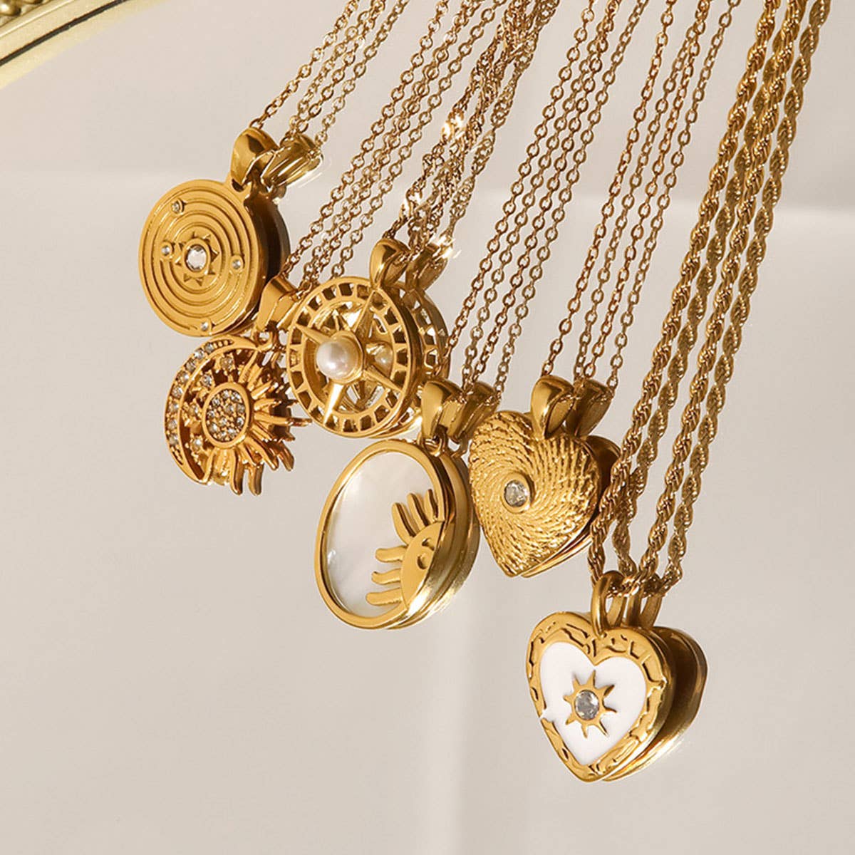 FRENCH FASHION VINTAGE STAINLESS STEEL NECKLACE